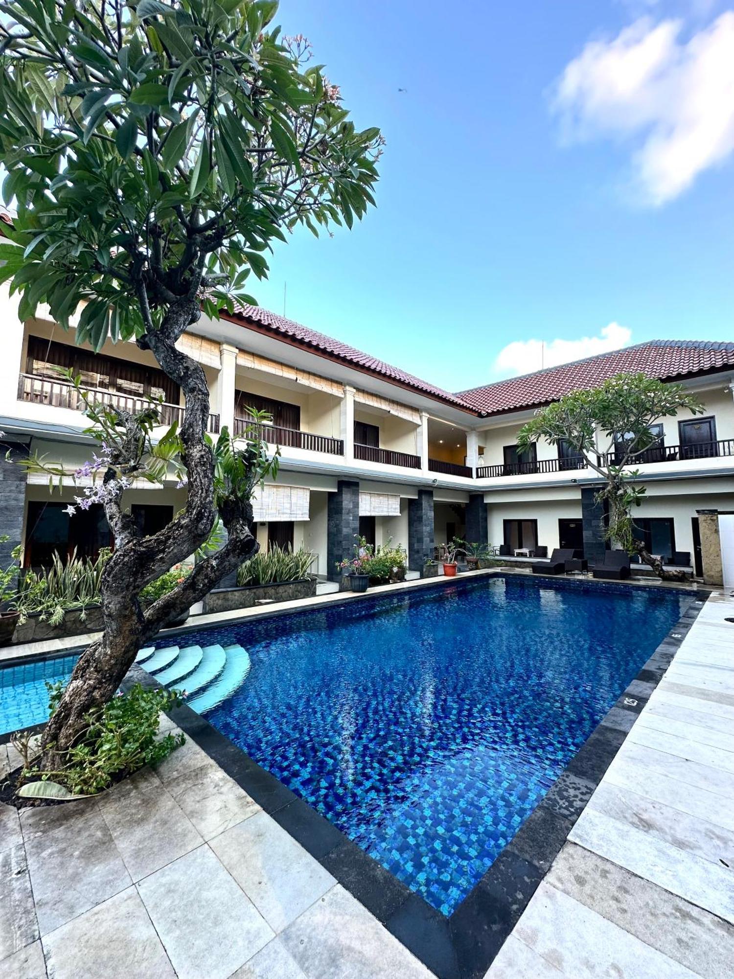 โรงแรมราดา บาหลี กูตา ภายนอก รูปภาพ